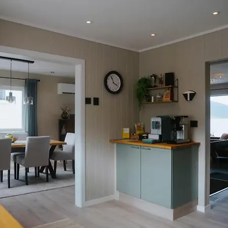 Newly Renovated In Beautiful Haramsoy Ålesund